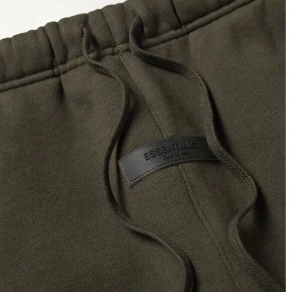 Fear of God Essentials NWT Relaxed Sweatpants, Color: Green XL MRSP:$ 150.00 - Picture 6 of 8